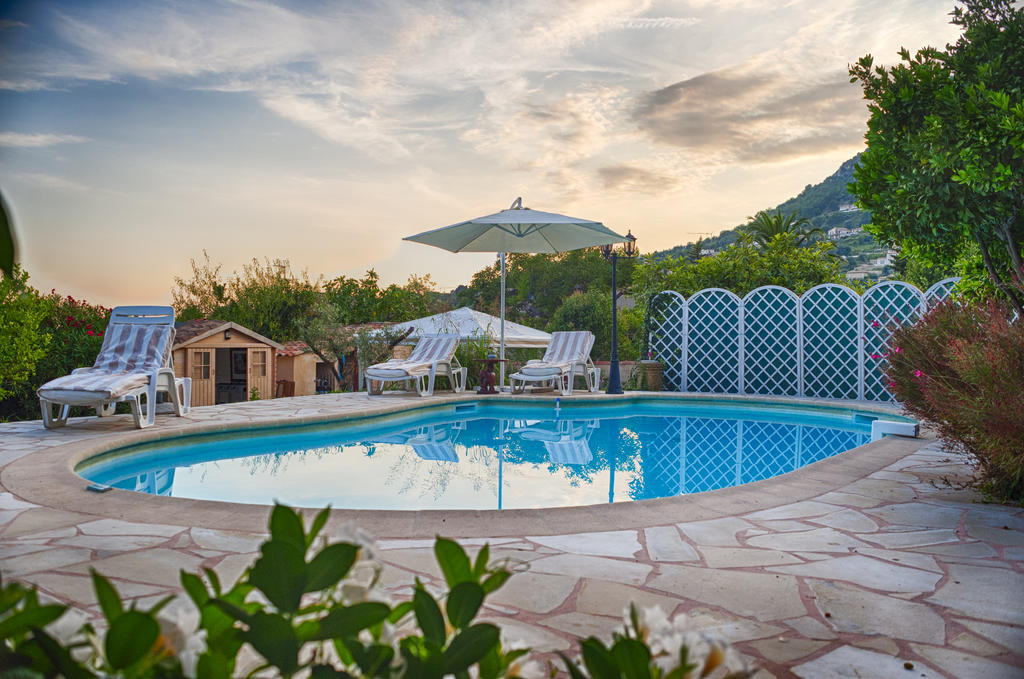 Mas des Kardouons Bed and Breakfast Tourrettes-sur-Loup Exterior foto