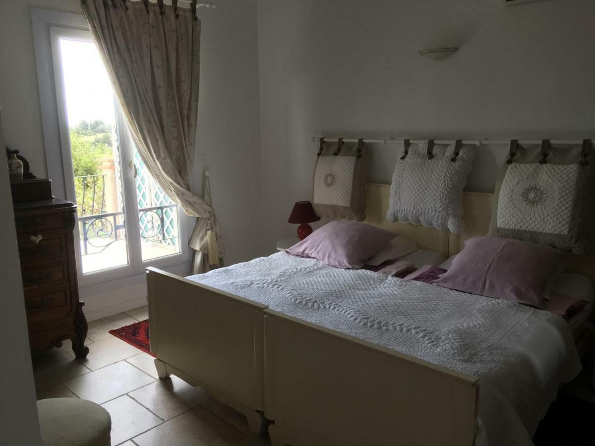 Mas des Kardouons Bed and Breakfast Tourrettes-sur-Loup Exterior foto